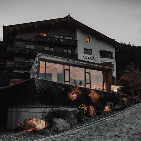 Aster Boutique Hotel & Chalets Fuegenberg Esterno foto